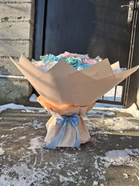 Розы из отласной ленты